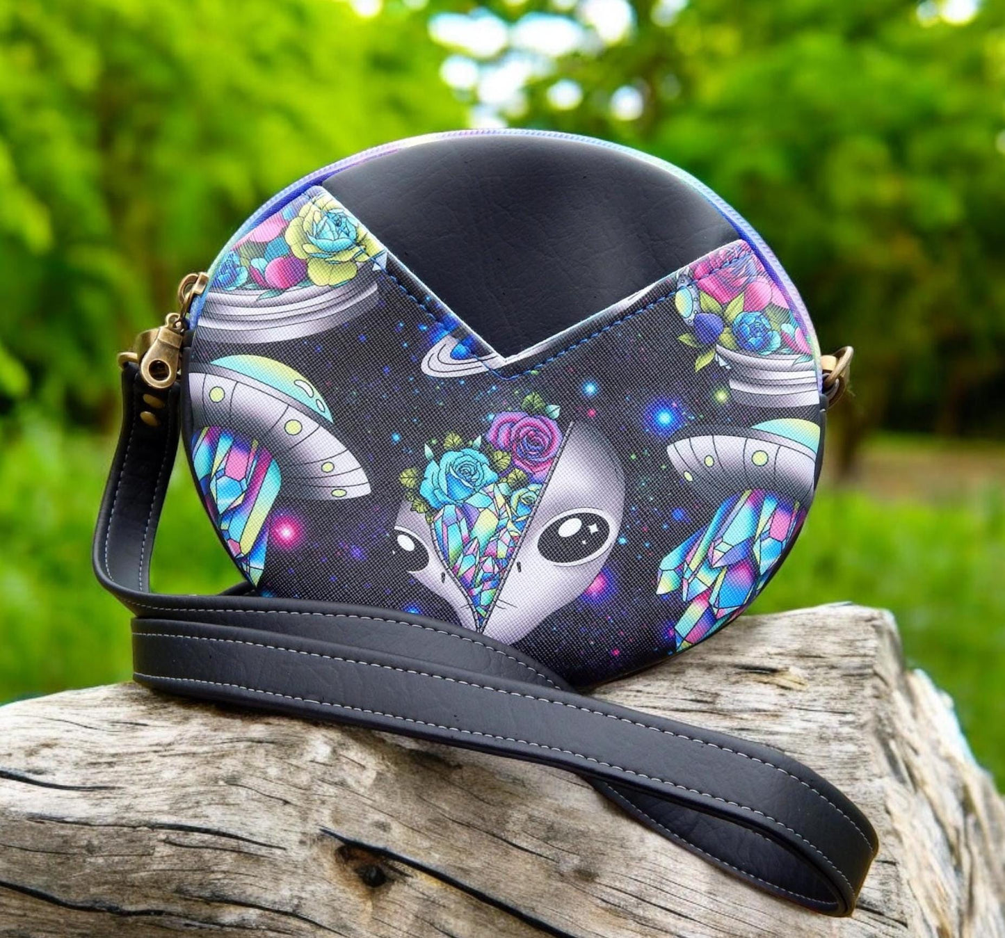 Trippy alien round crossbody, psychedelic purse, area 51, unique gift for her, ready to ship, handmade bag, space themed, adjustable strap