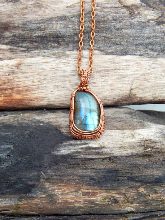 Labradorite wire wrapped pendant